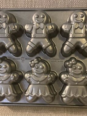 Nordic Ware Gingerbread Couple Pan